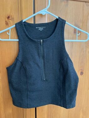 Beyond Yoga zip front tank NEW size small